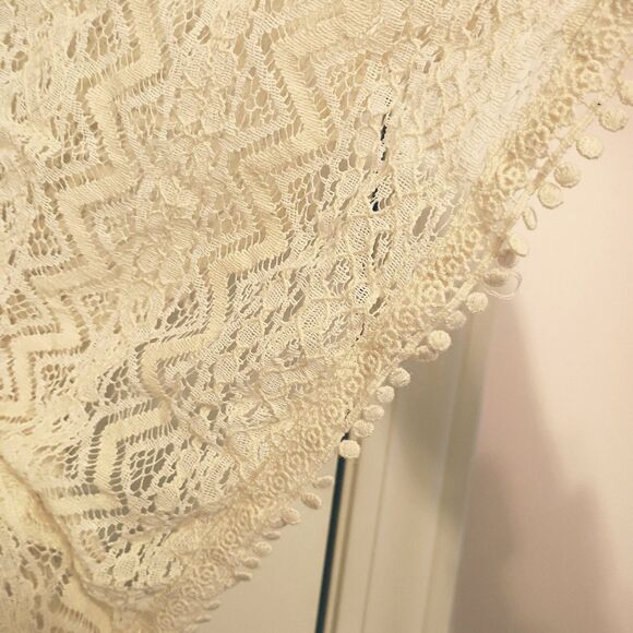 Boho Ivory Lace Crop Batwing Poncho Tassels Xhilaration M Festival Hippie Beachy - Picture 3 of 5